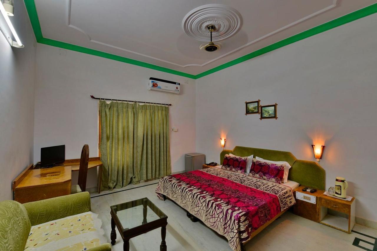 Hotel Surya Khajurāho Eksteriør billede